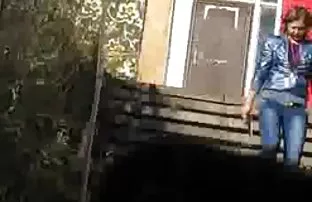 XXX Mulatto mỹ la tinh trên chân dài trước mặt một lớn màu trắng đen