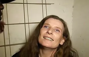 XXX Thằng hầu như cô gái tóc vàng lớn qua