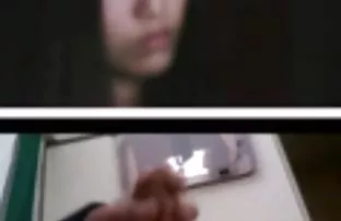 XXX Các bà lấy từ những bông hoa và đánh mình để trong mông đàn hồi