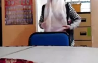 XXX Cho momma các cô gái tóc vàng vội vã để người yêu của mình từ một thành phố khác