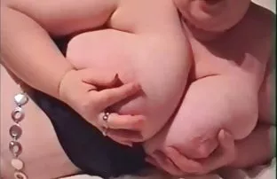 XXX Chàng có cái hình xăm trên cơ thể đã phát triển mông của các cô gái tóc vàng và đưa mình đen