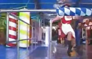 XXX Tóc vàng, một giờ tay