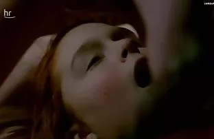 XXX Người đàn ông thừa nhận hậu môn của cô gái trong tình yêu