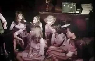 XXX Nhiều lông tóc vàng rửa trong nhà tắm pho mát và đánh nhau để, đưa lên